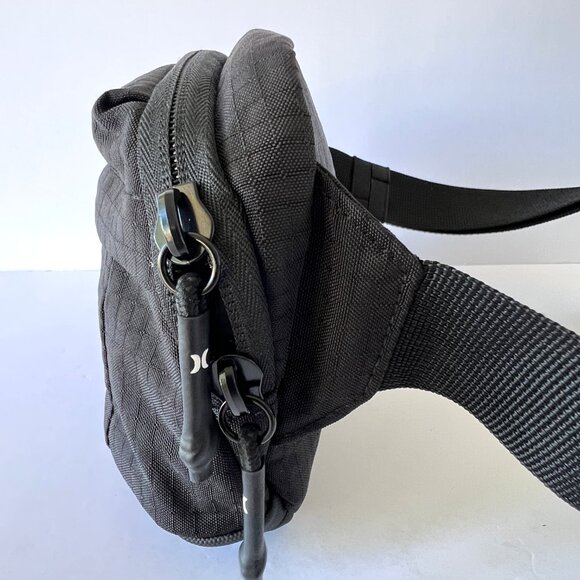Hurley Fanny Pack Crossbody Belt or Waist Bag, New with Tags - Picture 3 of 15
